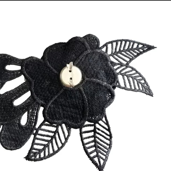 ♡ 3/$18 SOLID BLACK LONG VICTORIAN BROOCH Floral Design Vintage Lace Brooch - Picture 3 of 7